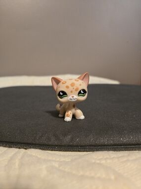 Littlest Pet Shop Shorthair Cat Leopard